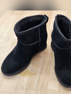 UGG Australia Classic Femme Mini Women's Boots - Black, US 7 EUC